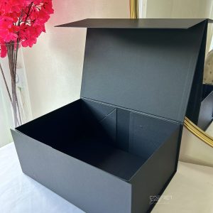 Boîte cadeau noire